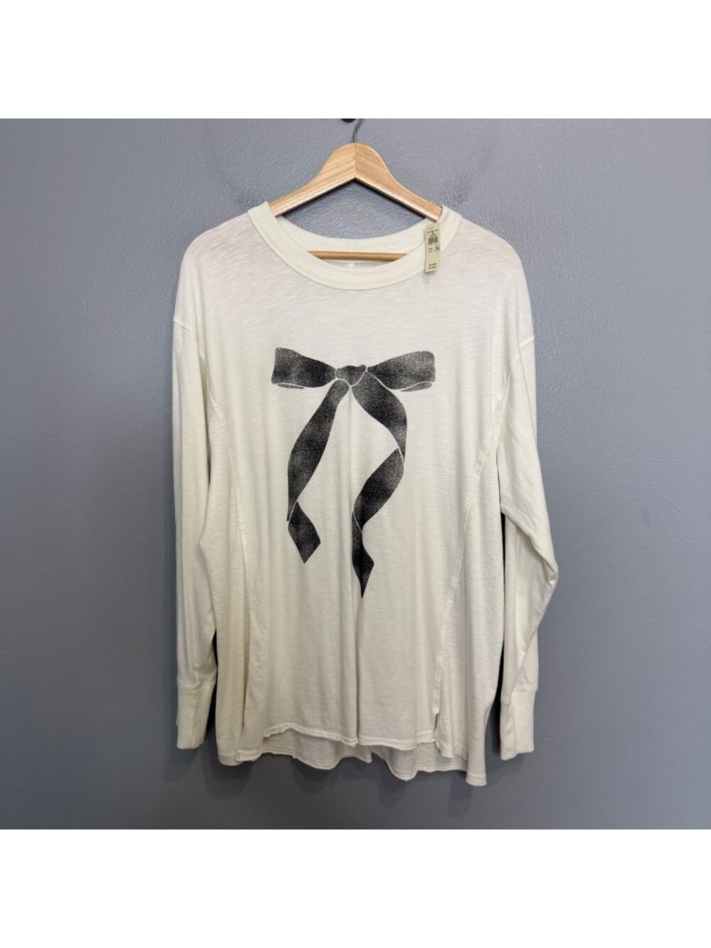 AERIE oversized pullover with bow graphic size M